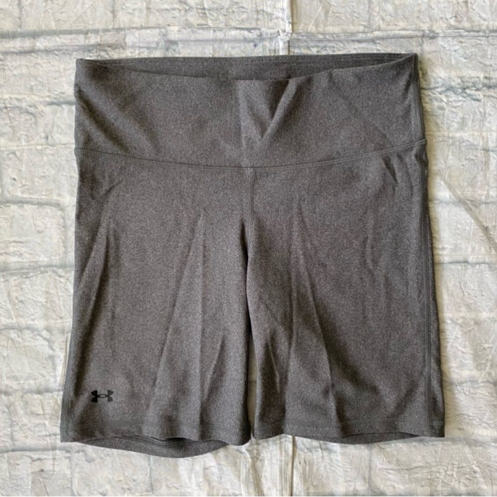 Under Armour women L fitted compression shorts grey